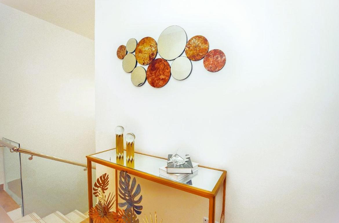 Luna Loft Tema Luaran gambar